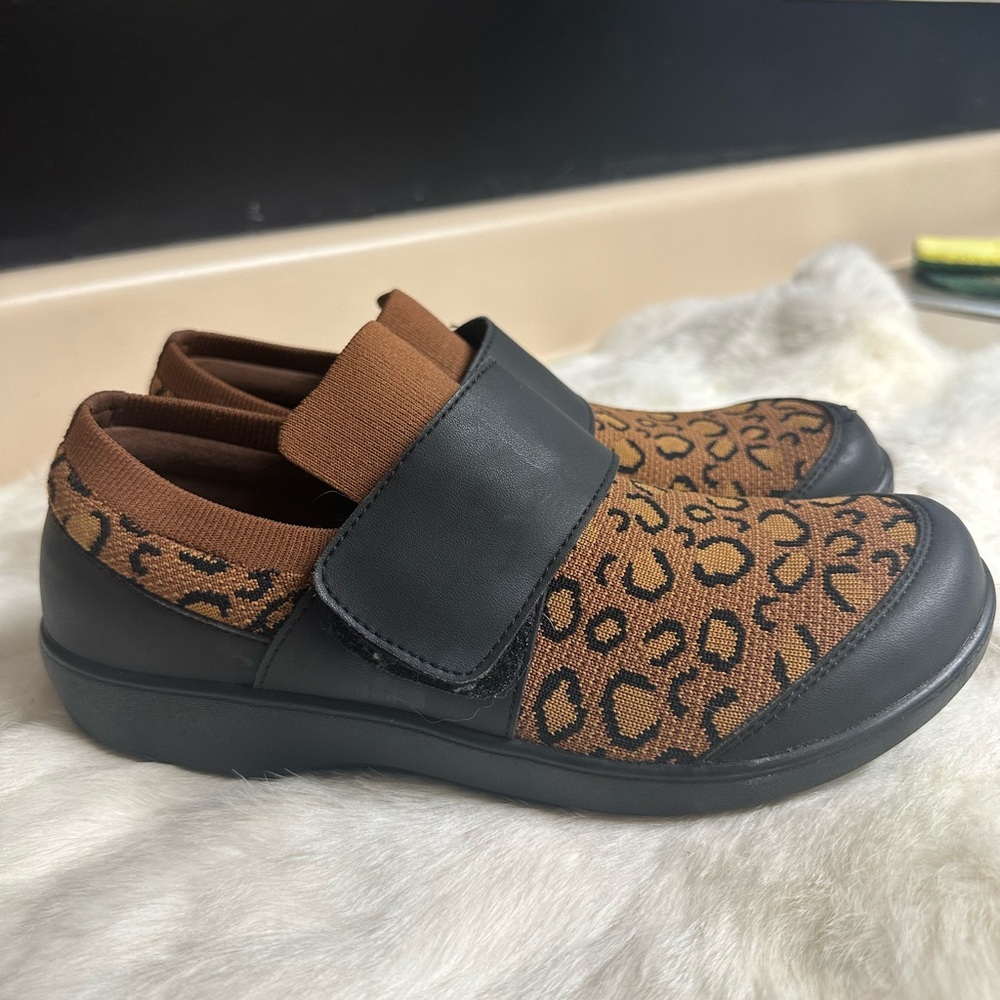 Traq By Algeria 
BRAND NEW - worn 4 times . 
Paid $94—.